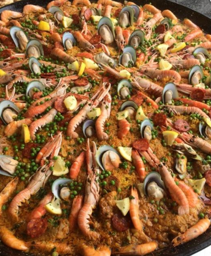 Traiteur paella pour un événement unique